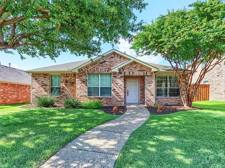 2356 Jaguar Dr — Photo 1