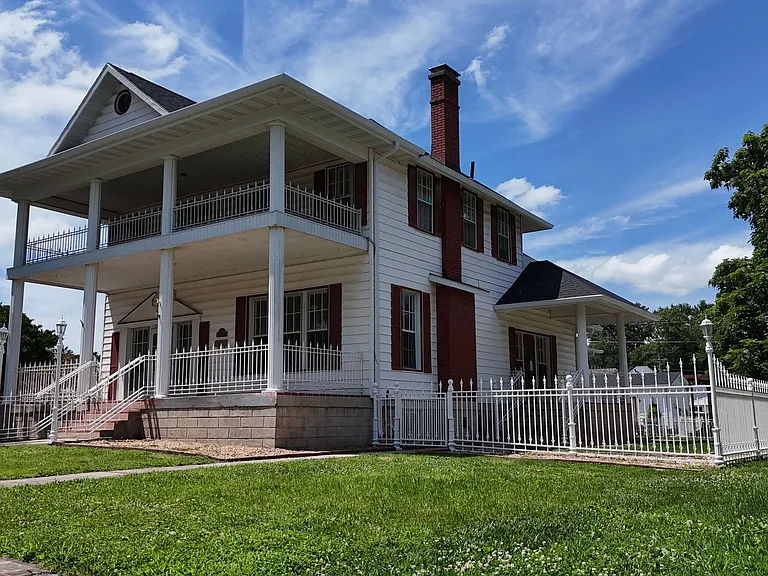 109 W High St — Photo 18