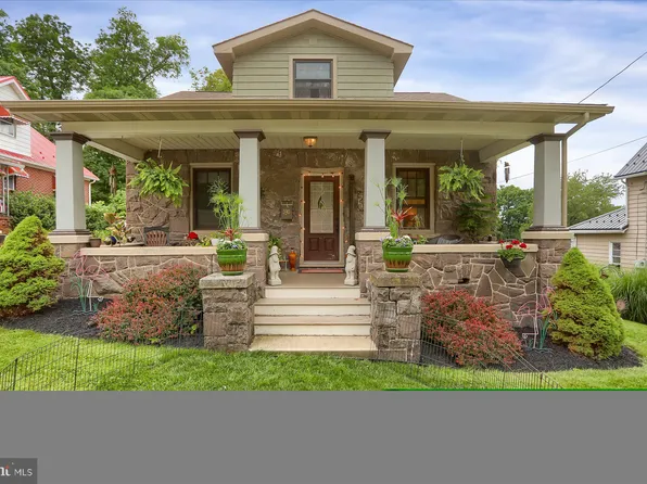 390 S Main St, Pleasant Gap, PA 16823