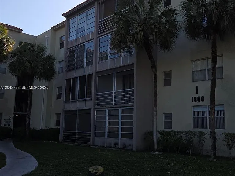 1800 SW 81st Ave #1417 — Photo 2