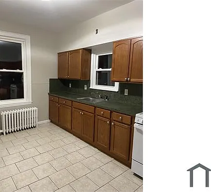 3 bed, $2,640 — Photo 2