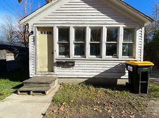 906 Bridge St, Charlevoix, MI 49720