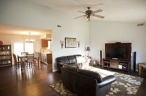 3rd image of 401 N Cedar Lake Dr W