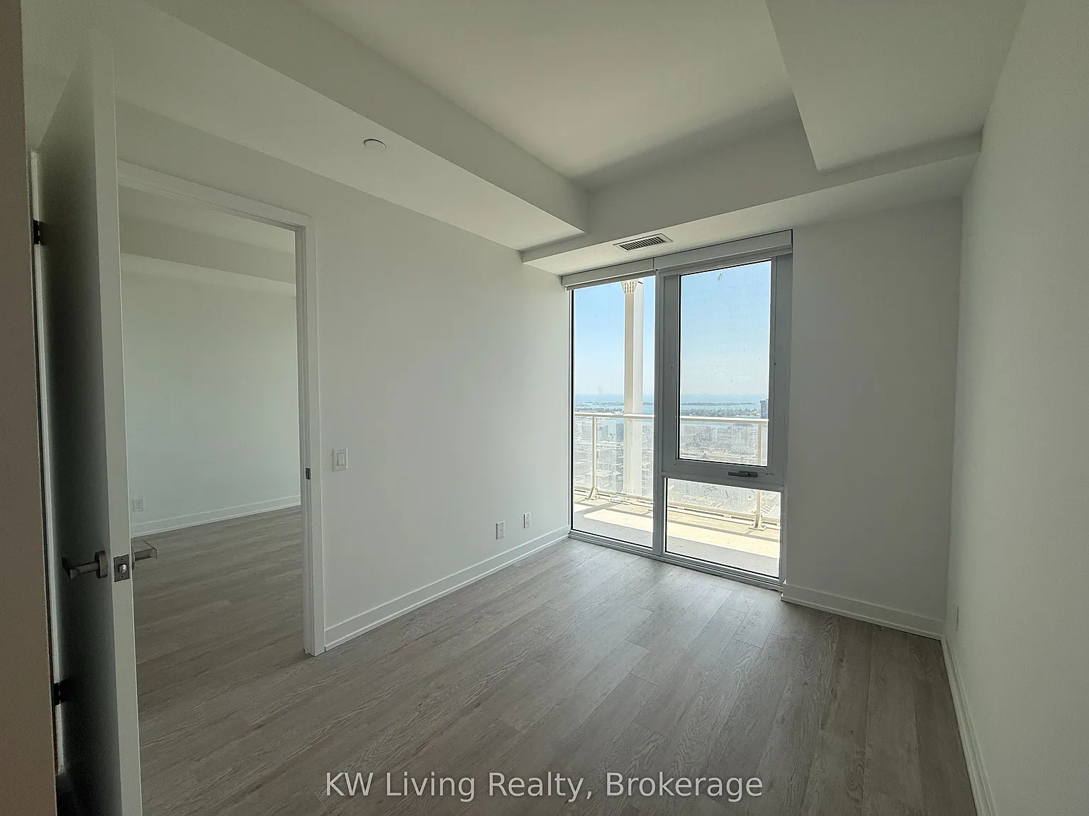 2 bed, $2,400 — Photo 4