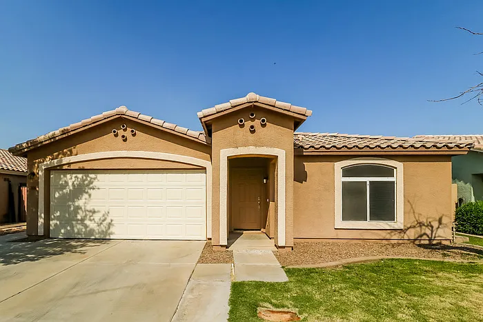3 bed, 2.0 bath, 1420 sqft, $1,845 — Photo 1