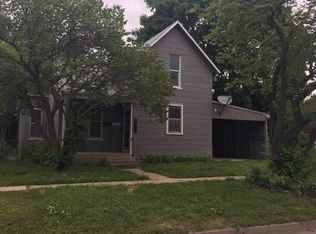226 SW 3rd St, Newton, KS 67114