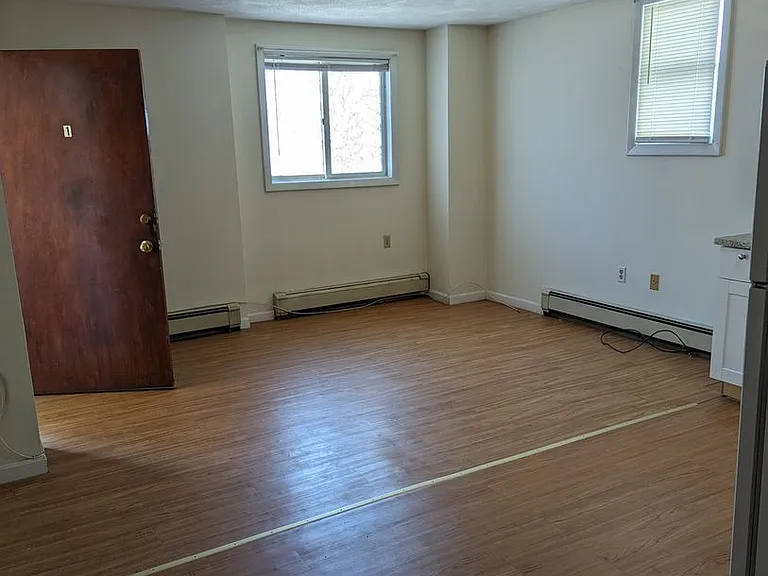 567-569 Somerville Avenue & 2/4 Beech Street — Photo 5