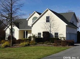 657 Crow Hill Rd, Skaneateles, NY 13152