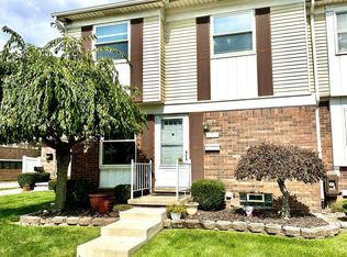 14720 Northline Rd, Southgate, MI 48195