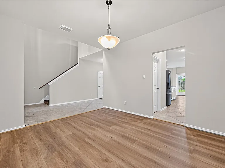 1807 Katlyn Ln — Photo 10