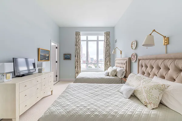 Sold by Compass | media 13