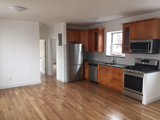 Rented by Alexander Bilu, LREB | media 12