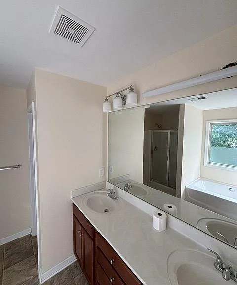2570 Trelipe Dr — Photo 21
