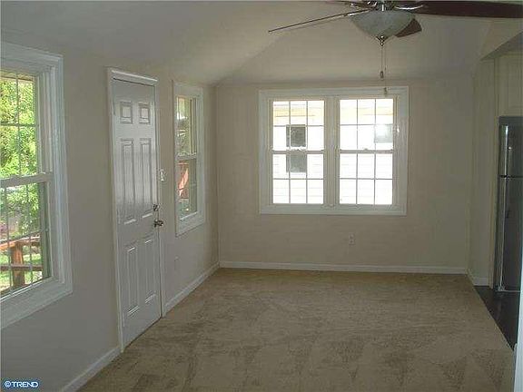 5th image of 2117 Jackson Ave