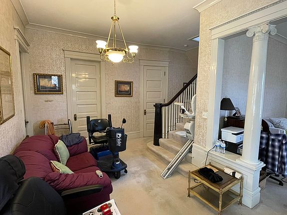 5th image of 623 N State St