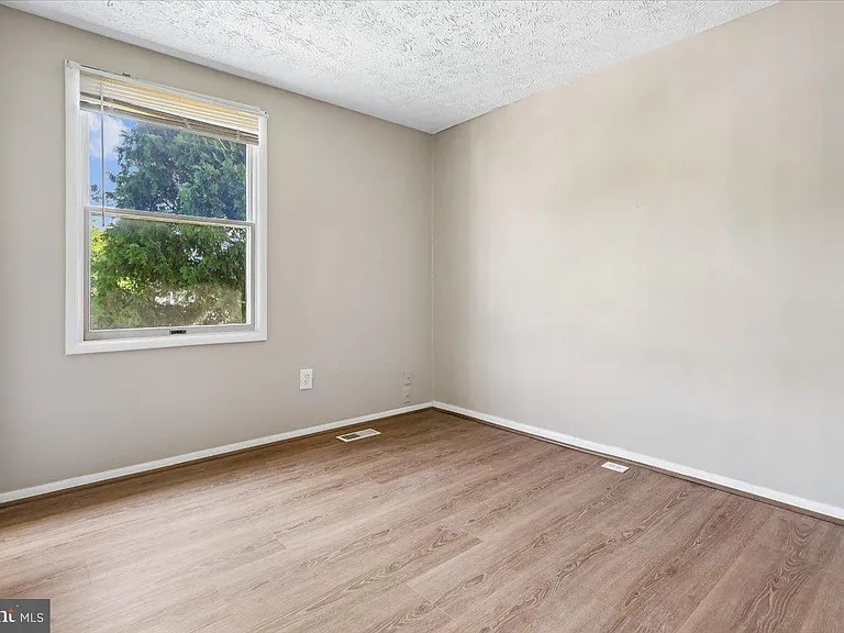5913 Spruce Run Ct — Photo 15