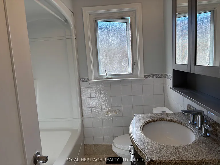 81 Eringate Dr #MAIN FLOOR — Photo 23
