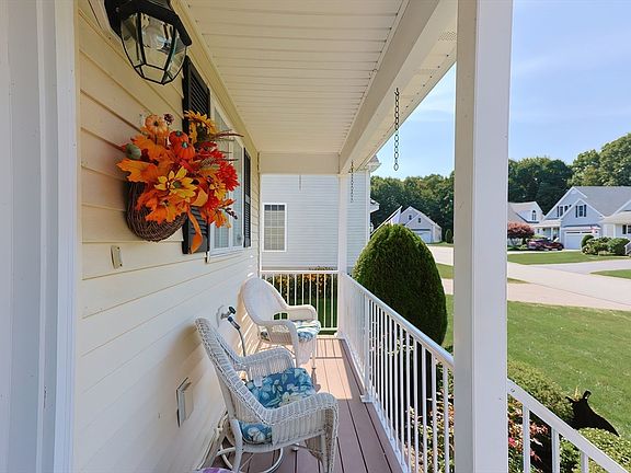 3rd image of 50 Lawrence Dr #19