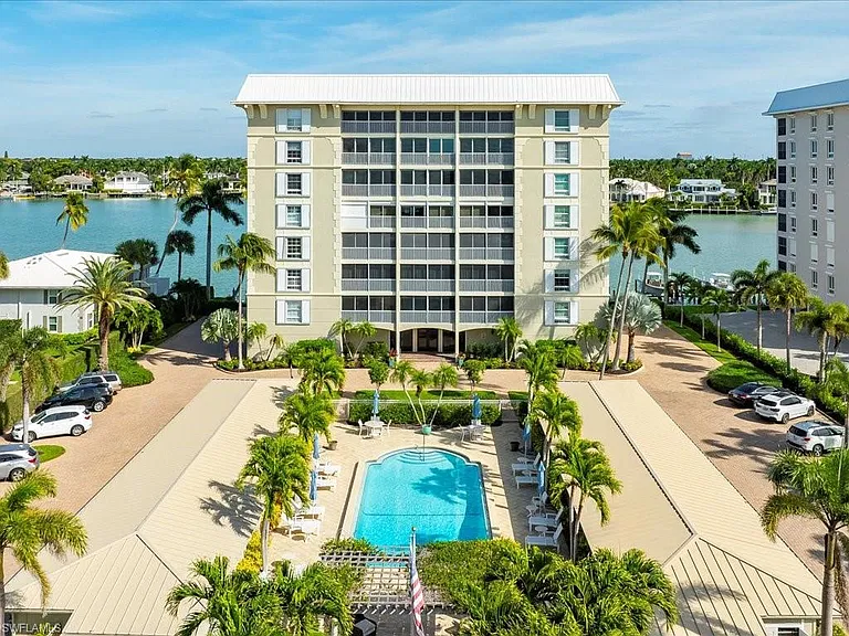 2750 Gulf Shore Blvd N #602 — Photo 42