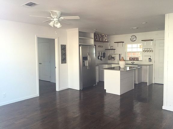 5th image of 304 E Walker St