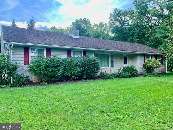 64 Cross Key Rd, Bernville, PA 19506