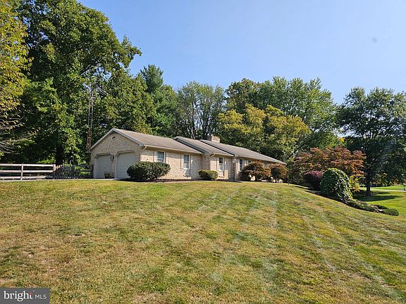 2nd image of 9821 Fernwood Ln