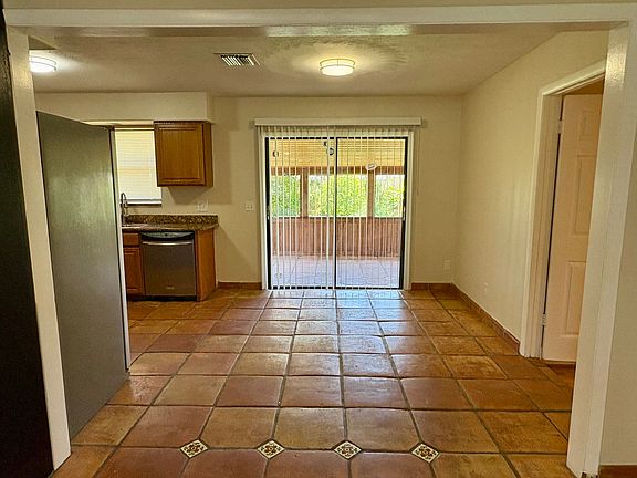 5th image of 2511 NE Mildred St