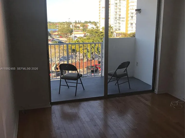 1200 NE Miami Gardens Dr #504W — Photo 4