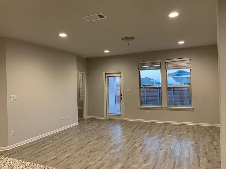 117 Peruvian Ln — Photo 27