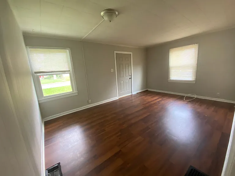 4430 Primrose Ave — Photo 2