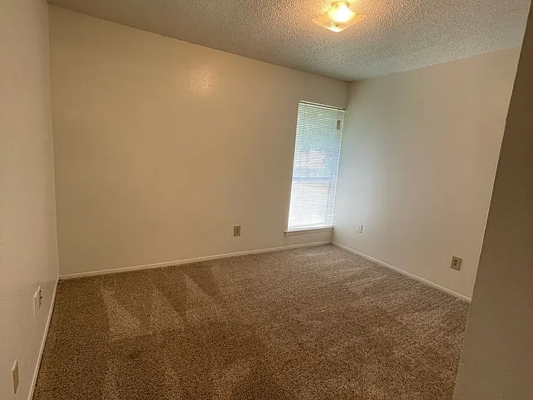 Ashley Crest — Photo 31