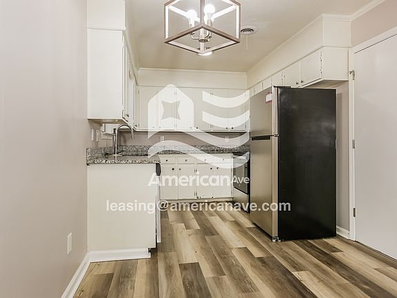 6-Dining Room