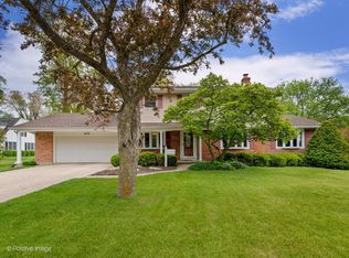 401 E Side Dr, Geneva, IL 60134