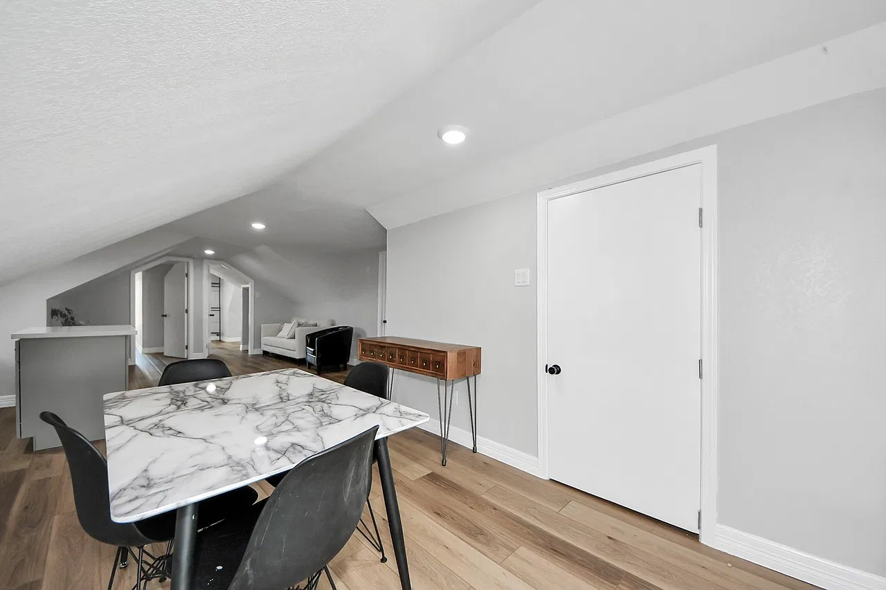 2 bed, 612 sqft, $1,100 — Photo 3