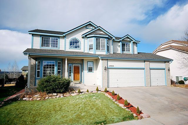 Oversized 3-car garage