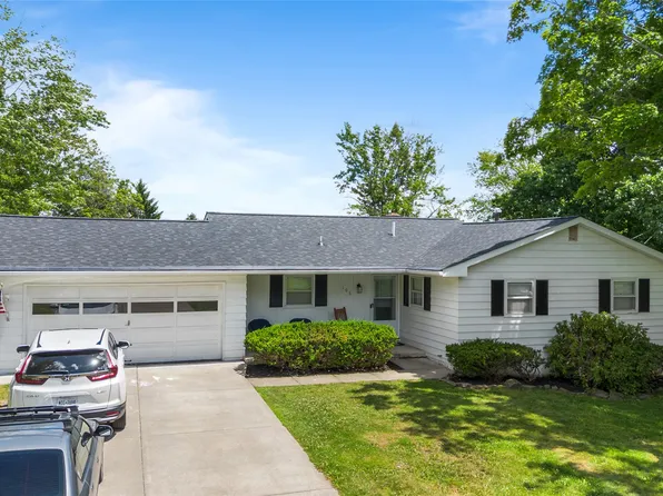106 Bernetta St, Endicott, NY 13760