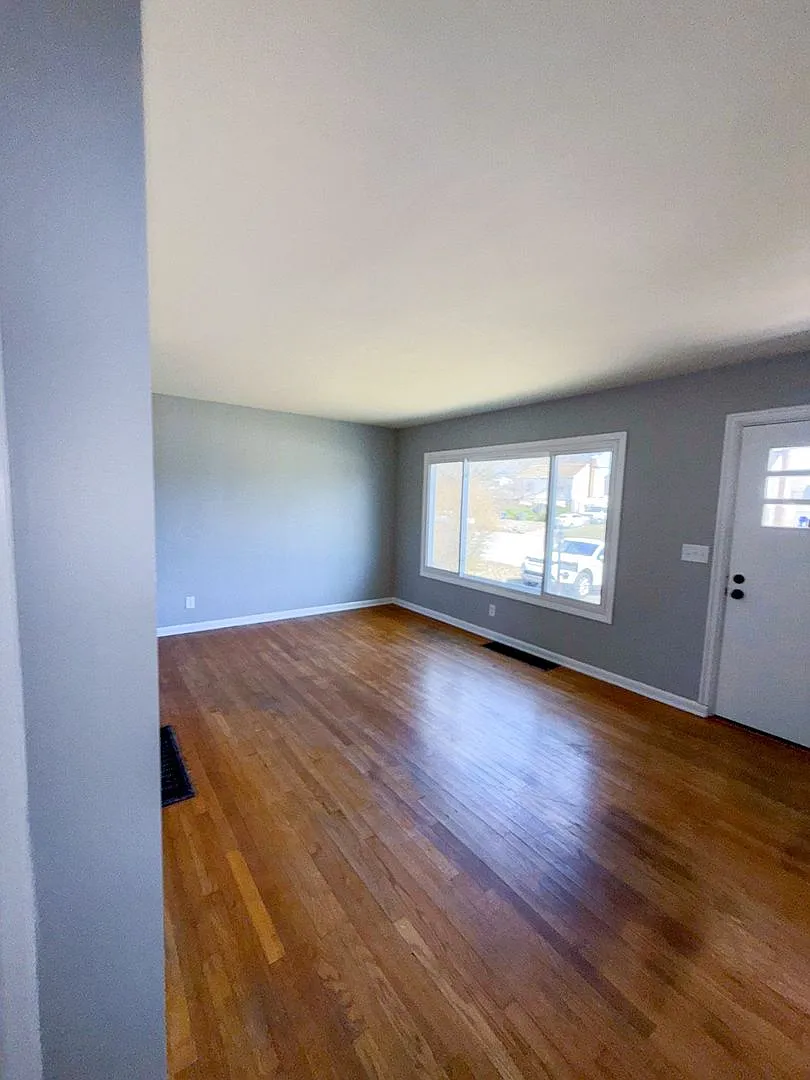 3 Bedroom Cape Cod Home with a Yard & Garage - One Month Free Rent! — Photo 2