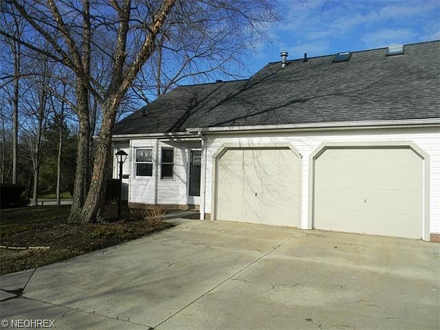 1st image of 775-6 Hampton Cir