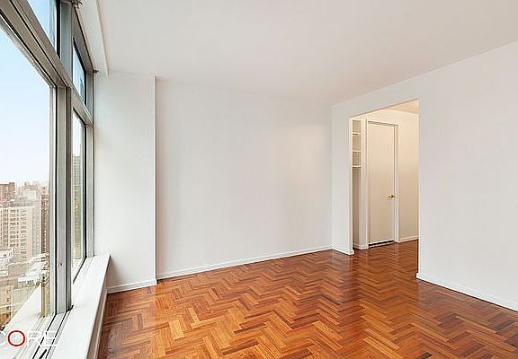 5th image of 250 E 54th St APT 23B