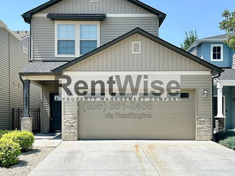 1897 N Justin Ave — Photo 1