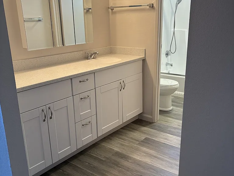 Glendora Hacienda Apartments — Photo 9