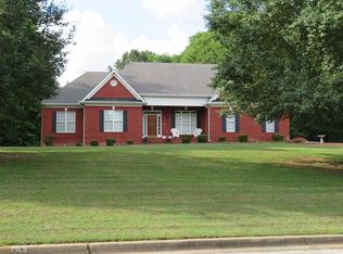 135 Whipporwill Dr, Oxford, GA