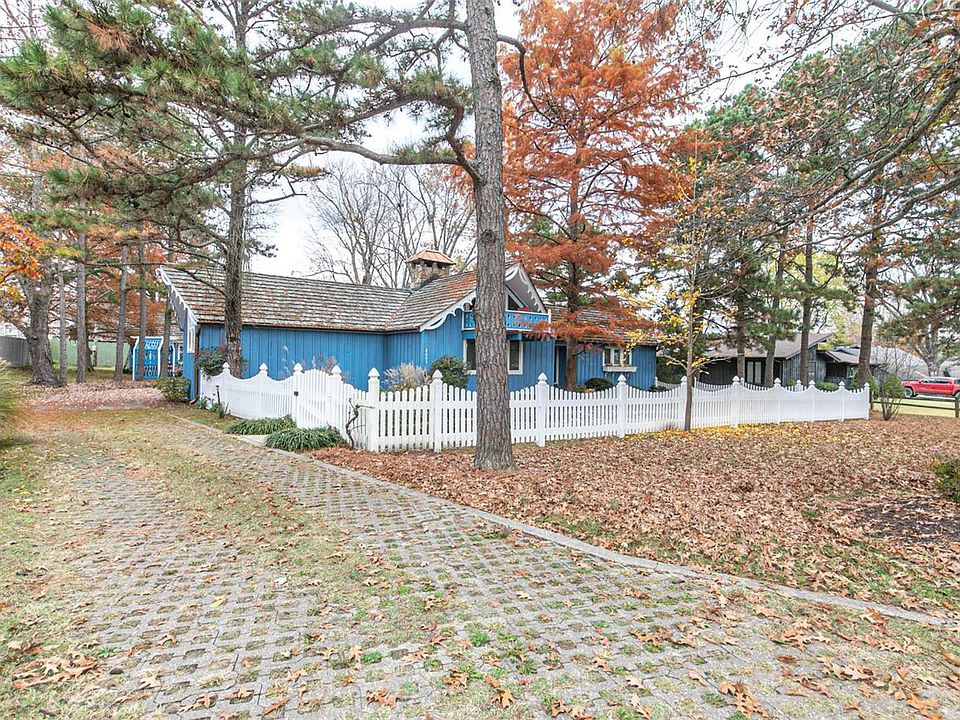 1st image of 2605 Woodstone Dr