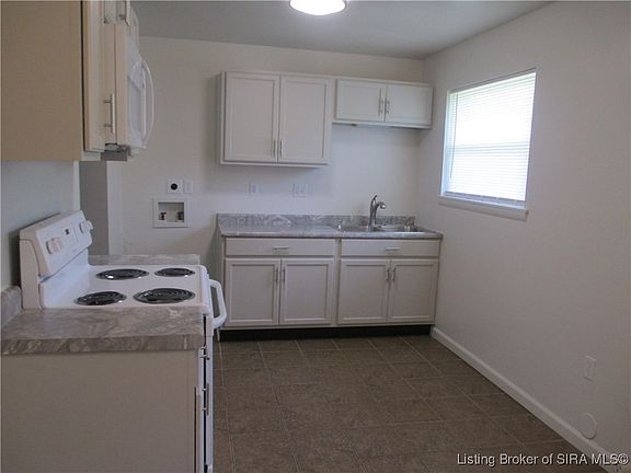 3rd image of 1214 Spruce Drive