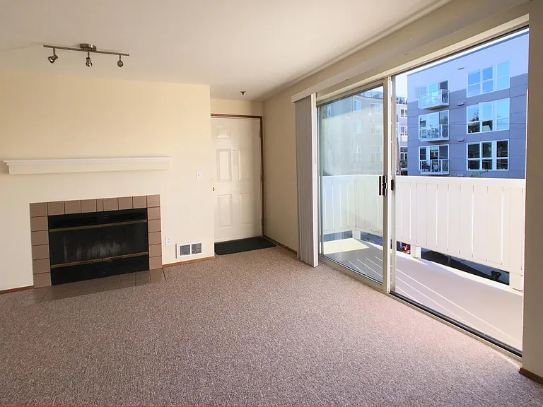 4001 SW Edmunds St #301 — Photo 3