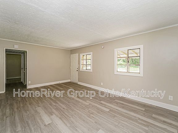 4th image of 4109 E 106th St