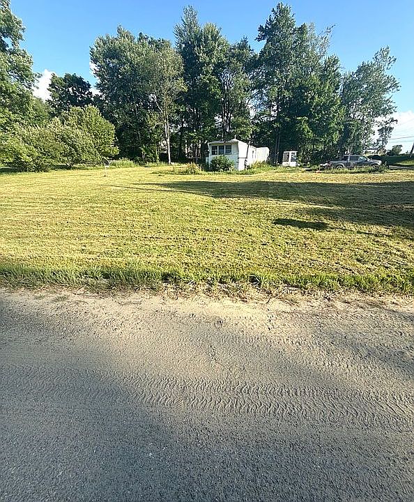1st image of 17 6th Ave