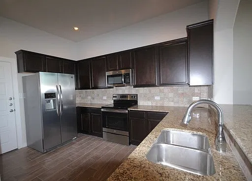3 bed, 2.5 bath, 1765 sqft, $1,750 — Photo 4