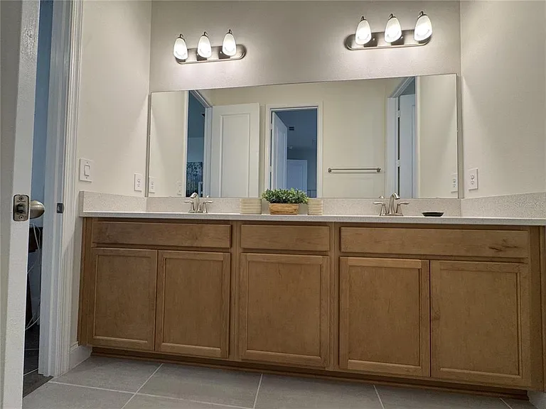 715 Blue Citrus Ln — Photo 40