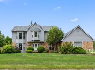 1515 Kings Carriage Rd, Grand Blanc, MI 48439